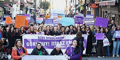 Bursa’da Binlerce Kadın Şiddetsiz Bir Yaşam, Adalet ve Eşitlik İçin Yürüdü