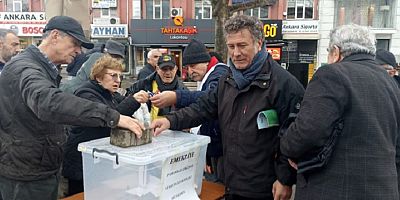 Bursa'da emekliler sokakta: 