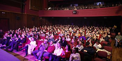 Bursa’da Gaye Su Akyol ile müzik dolu gece