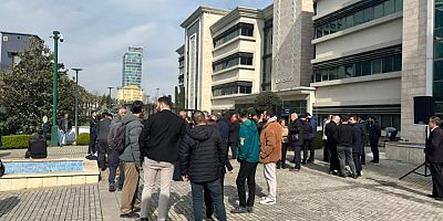 Bursa’da gözaltılara tepki: Belediye önünde toplanma başladı