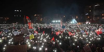 Bursa'da on binlerce kişi hastane alanında buluştu