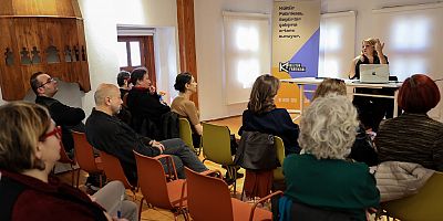 Bursa'da sanat ve düşüncenin ışığında sevgi konuşuldu