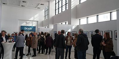 Bursa'da sanatçı hekimler sergisi açıldı