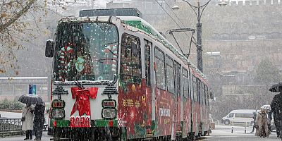 Bursa’da yeni yıl coşkusu nostaljik tramvayla yaşanıyor