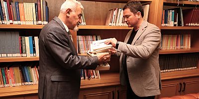 ÇGD Bursa Şubesi Osmangazi’ye Uğur Mumcu Kitaplarını Bağışladı