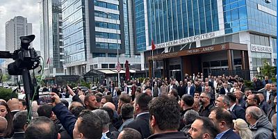 CHP Genel Merkezi önünde 'tahliye' gerginliği