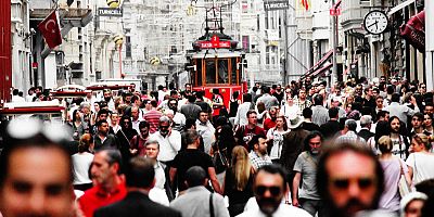 DİSK-AR işsizlik raporu: Geniş tanımlı işsiz sayısı son yılda 726 bin artarak 12 milyon sınırını aştı