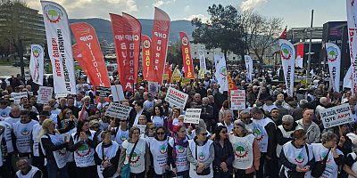Emeklilerden Bursa'da yürüyüş ve miting