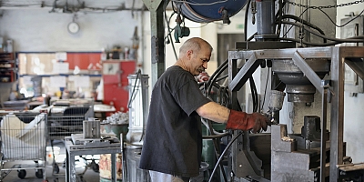 Emeklilikte yoksulluğa mahkum edilenler: Her üç emekliden ikisi ya çalışıyor ya da iş arıyor