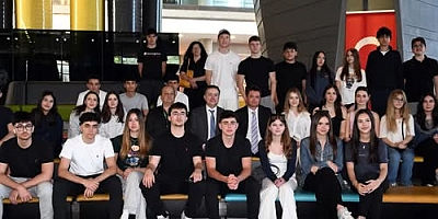 Erkan Aydın örnek liselilerle Osmangazi’de bir araya geldi