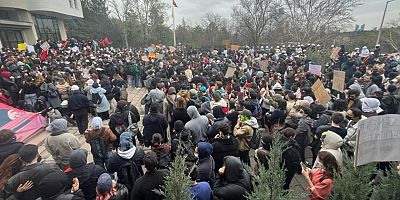 Eylemlere katılan öğrencilere yurttan çıkın baskısı: Eşyalarımı çöp poşetine doldurmuşlar