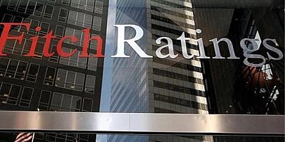 Fitch, Türkiye'nin kredi görünümünü pozitiften durağana çevirdi