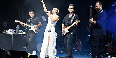 Funda Arar LongozFest’e damga vurdu