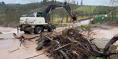 Gemlik Belediyesinden Kuvvetli Yağış Mesaisi