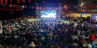 Gemlik, Final Heyecanını Meydanda Yaşadı