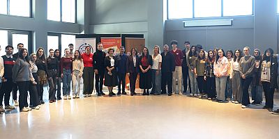 Gençler Nilüfer’de “ifade özgürlüğünü” konuştu