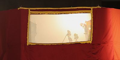 Hacivat İle Karagöz Gölge Oyunu İzleyiciden Tam Not Aldı