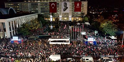 İmamoğlu’nun gözaltına alınması protesto edildi: Binlerce kişi Saraçhane'de toplandı