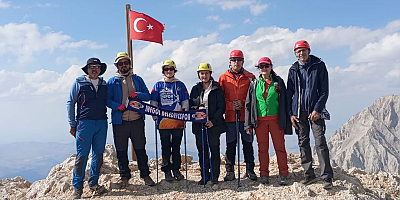 İnegöl Belediyesi Dağcıları 30 Ağustos Zafer Bayramı İçin Tırmandı