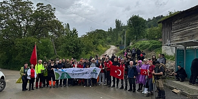 İnegöl’de Doğa Severler 19 Mayıs Ve Gençlik Haftası İçin Yürüdü