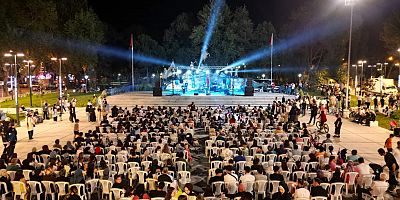 İnegöl'de Yaz Etkinlikleri Aydın Şahin Konseriyle Devam Etti