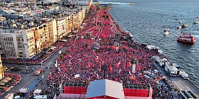 İzmir'de konuşan Özgür Özel, Biz Korkuyu Evde Bıraktık