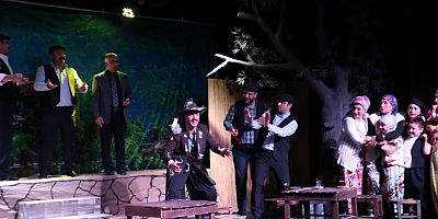 “Komşu Köyün Delisi” Yeni Sezonda Da Kapalı Gişe