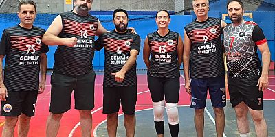 Kurumlar Arası Kaymakamlık Kupası Voleybol Turnuvası’nda Şampiyon Gemlik Belediyesi Oldu