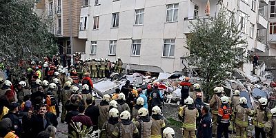 Maltepe'de 7 katlı binanın 3 katı çöktü