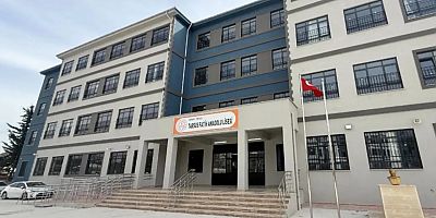 Mersin’de bir lise öğrencisi okulda silahla yakalandı