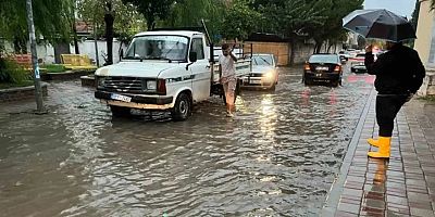 Meteoroloji 'çok kuvvetli olacak' deyip yağmurun başlayacağı saati verdi