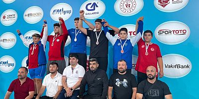 Minikler Güreş Türkiye Şampiyonası’na büyükşehir damgası!