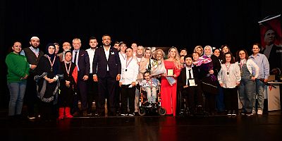 ‘Miras Değil Mübarek’ Tiyatro Gösterisi Büyük İlgi Gördü