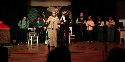 ‘Miras Değil Mübarek’ Tiyatro Oyunu İkinci Gösterimiyle Büyük Beğeni Topladı