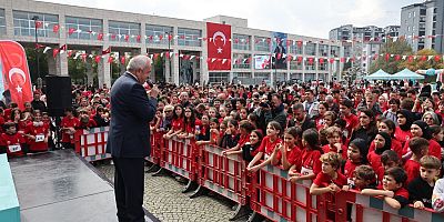 Nilüfer’de binden fazla öğrenci Cumhuriyet için koştu