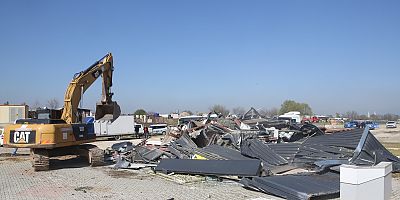 Nilüfer’de kaçak yapılar yıkıldı 