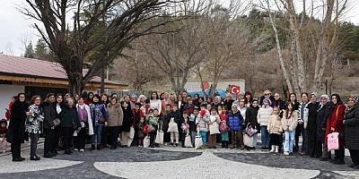 Nilüferli kadınların yaptığı''Kalp'ten ilmekler hediyeleri Harmancık’a ulaştı