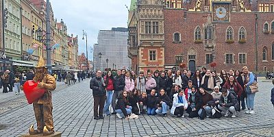 Nilüferli kız çocukları Polonya’da farklı kültürlerle buluştu