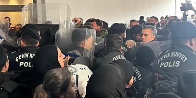 Nurhayat Altaca Kayışoğlu: 'Hangi demokrasiye inandıracaksınız bütün dünyayı?'