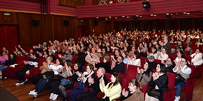 Ödüllü ‘Yan Rol’ Bursa'da seyirciden büyük ilgi gördü