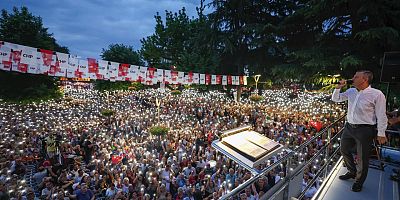 On binlerce Trabzonlu ''Millet iradesine sahip çıkıyor' demek için bir arada!