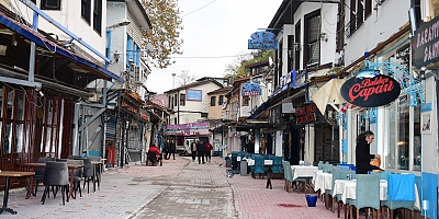 Osmangazi Belediyesi, Arap Şükrü Sokağı’nı Tarihi Kimliğine Kavuşturuyor