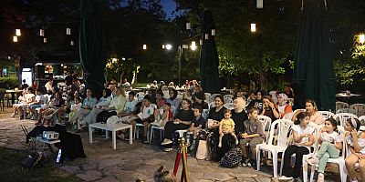 Osmangazi'de Açık Havada Sinema Keyfi Dobruca'da Yaşandı