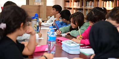 Osmangazi’de Çocuklar Hayallerini Kağıda Döküyor 