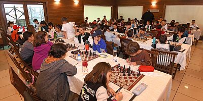 Osmangazi’de Cumhuriyet Ruhu Satranç Turnuvasıyla Canlandı