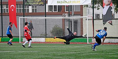 Osmangazi’de Geleneksel Halı Saha Turnuvası Başladı