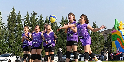 Osmangazi’de Kız Çocukları İçin Mini Voleybol Şenliği