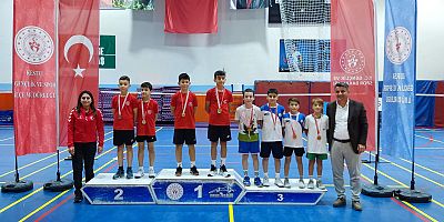 Osmangazi'li Badmintoncular Madalyaya Doydu