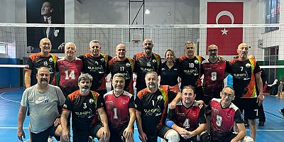 Osmangazi’nin Veteran Voleybolcuları Zirveye Çıktı