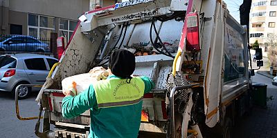 Osmangazi Zabıtadan Anında Müdahale''  700 Kilo Tehlikeli Sucuk Piyasaya Sürülmeden İmha Edildi